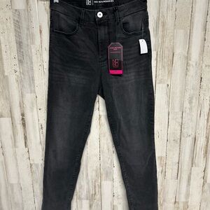 No Boundaries Black Skinny Jeans Sleek Design